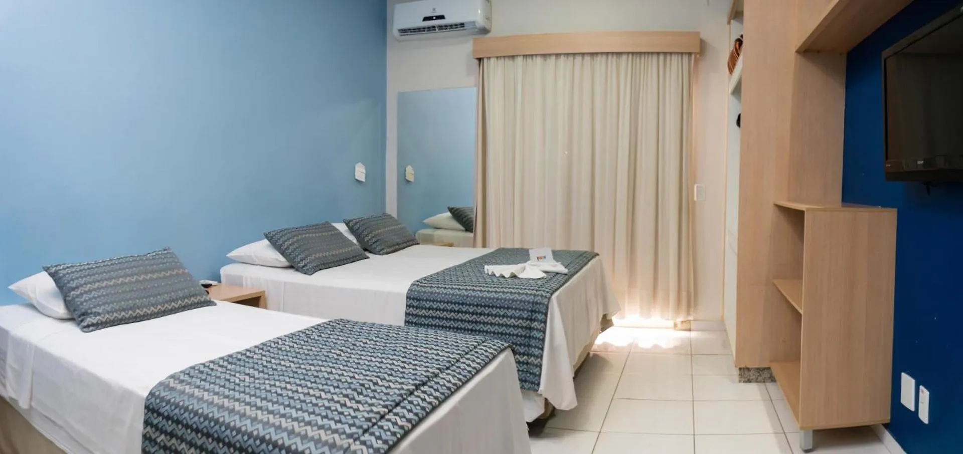 Lagoa Quente Hotel - Lagoa Oficial Caldas Novas 4*,